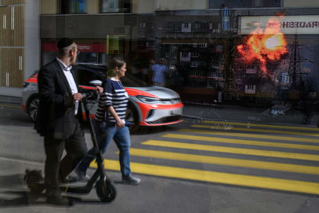 VictorPinchuUkrainianOligarchDemandingTanksForHisUkrainianHomeland